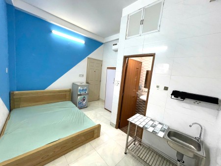 Phòng Cửa Sổ, Ngay Cổng ĐH Bách Khoa, Full Nội thất, Giờ Giấc Tự Do