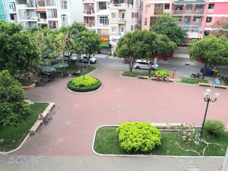 Phòng Ban công, view Công Viên, Ngay tòa nhà Viettel, Vincom 3 Tháng 2