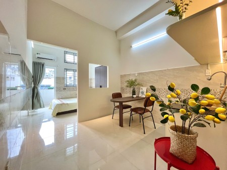 PHÒNG NGỦ CÓ BANCOL SIÊU ĐẸP NGAY NGUYỄN XÍ