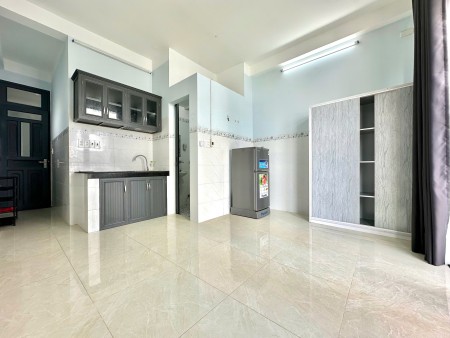 STUDIO BAN CÔNG NGAY NGÃ TƯ HÀNG XANH SIÊU THOÁNG - 0773443410