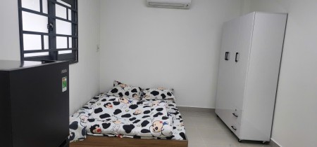 Cho thuê phòng trọ mới đầy đủ tiện nghi: giường, tủ, máy lạnh, máy giặt, tủ lạnh. Không chung chủ.