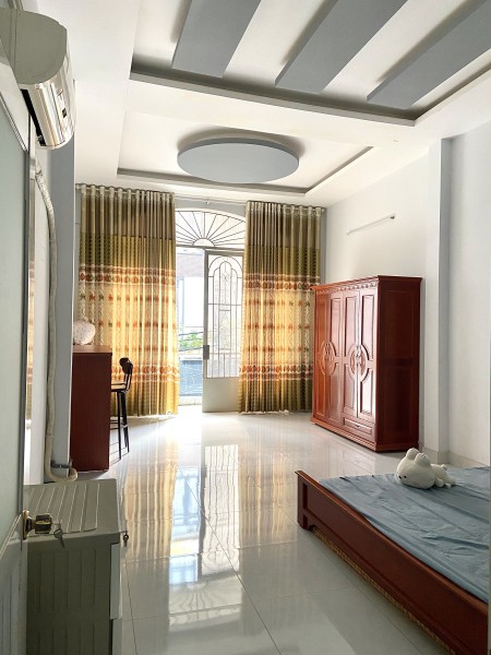 Cho thuê phòng 30m2 trong nhà nguyên căn