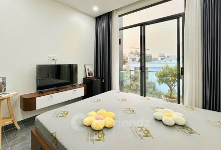 Phòng Studio Ban Công Siêu Đẹp. Vị trí: Ngay Hoàng Sa – Trường Sa, di chuyển TB, Q3, PN dễ dàng