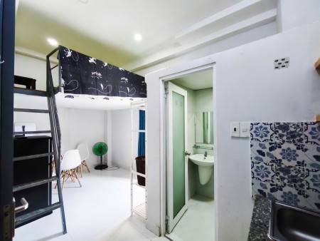 Phòng có gác cửa sổ lớn, full nội thất, thang máy ở Bình Thạnh gần ngã tư hàng xanh, Ung Văn Khiêm