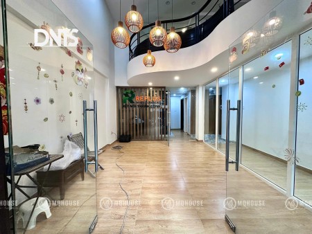 Mặt Bằng Kinh Doanh, Văn Phòng 1 Trệt + 1 lầu, có bảo vệ, máy lạnh, Nguyễn Văn Mai Quận 3