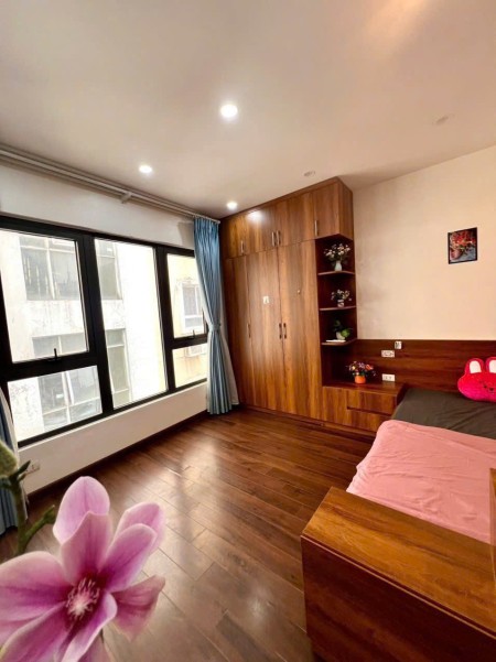 Nhượng lại phòng trọ Ngõ 16 Hoàng Cầu, ngay gần ga tàu điện trên cao