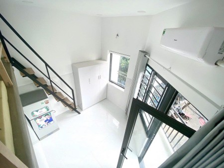 Cho thuê căn duplex có ban công siêu rộng tại Văn Chung kế Etown.