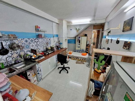 Phòng trọ giờ giấc tự do, có máy lạnh, thuận tiện đi lại