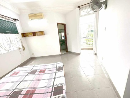 Em pass phòng cuối tháng 1117c9 Hà Huy Giáp Thạnh Lôc Q122tr5Điện : 4kNước +vsc : 150k Xe miễn