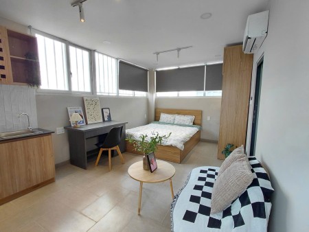 PHÒNG FULL NỘI THẤT CỬA SỔ LỚN GẦN CHỢ BÀ CHIỄU GIÁP Q1 PHÚ NHUẬN