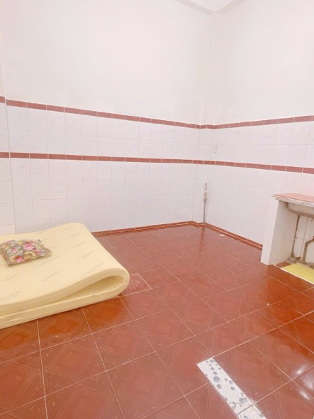 Phòng tầng trệt đầy đủ nội thất gần Cao Thắng Quận 3 tolet trong có bếp