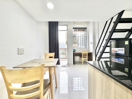 Cho thuê phòng có gác cao, ban công Bình Thạnh gần chợ Bà Chiểu, Văn Lang, HVCB, Nơ Trang Long