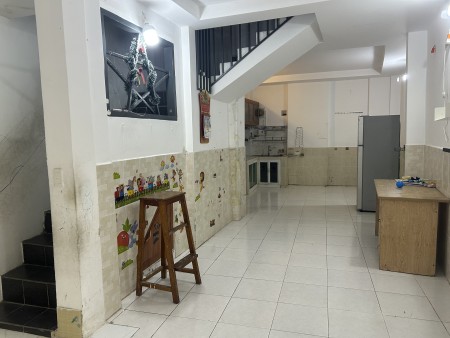 Cho thuê nhà nguyên căn 80m² – 2PN – hẻm ô tô – đầy đủ nội thất – Quận Tân Phú