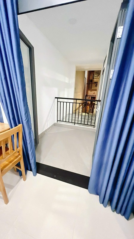  166 Thích Quảng Đức – Phú NhuậnStudio ban công – full nội thất ngay trung tâm 