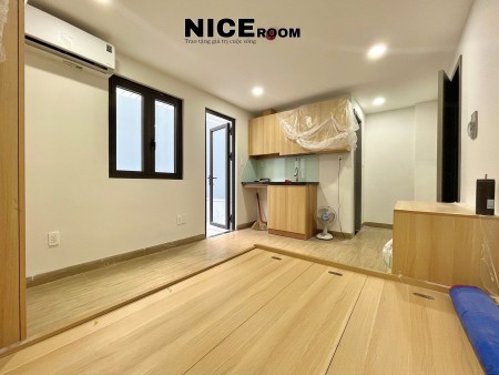 KHUI DỰ ÁN MỚI 100% TONE GỖ XỊN FULL NỘI THẤT BANCOL TO VỊ TRÍ ĐẸP GIÁP NHIỀU QUẬN LH0833001420