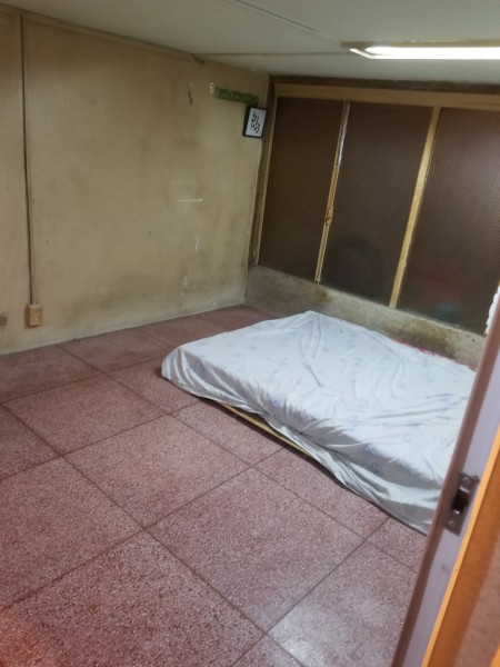 Cho thuê phòng trọ gần chợ Hòa Bình quận 5