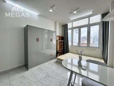 Phòng CHO THUÊ MỚI 100% ngay CMT8 - Quận 3 Full Nội Thất Cao cấp