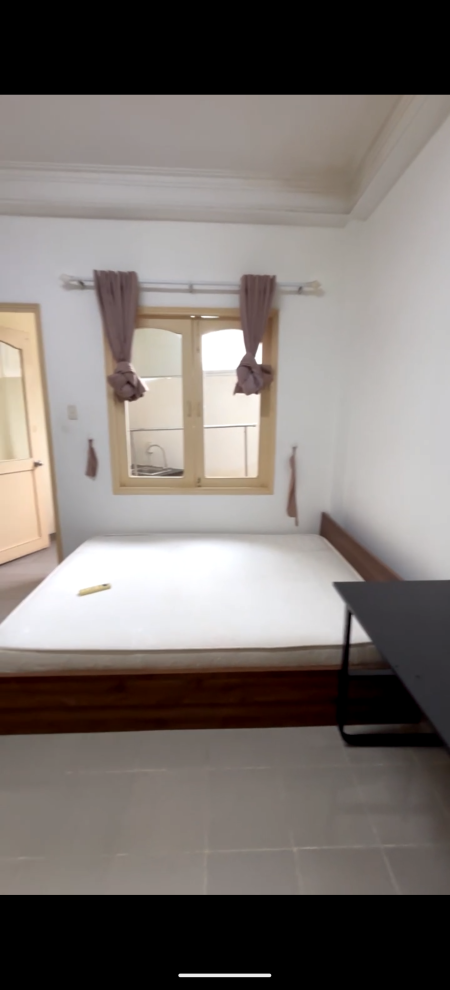 Cho thuê ChDV Phạm Viết Chánh Q1. Phòng rộng 5.5 tr. Tách bến tiện nghi. Có bồn tắm.