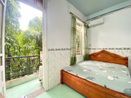 Ban công thoáng mát, đầy đủ tiện nghi giá rẻ