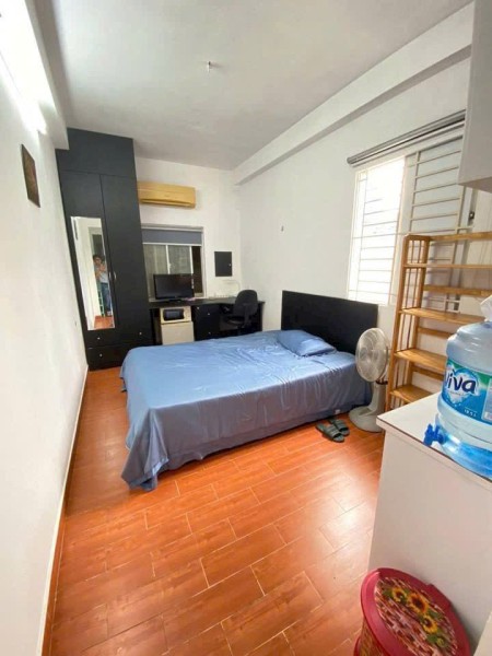 CHDV giá tốt Q1. Full nội thất. Sạch sẽ. Giá 5.1 Triệu có cửa sổ thoáng. Ban công thoáng phía sau.