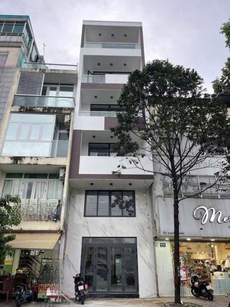 Cho thuê nhà mặt tiền đường Trường Sa Quận 3, DT 4x10m 5PN 5WC