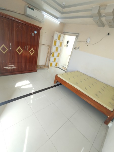 phòng 40m2 có ban công siêu rộng phòng ngủ tách bếp. Tôn Thất Thuyết. Q4