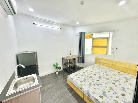 Phòng bờ kè mặt tiền Hoàng Sa, giờ giấc tự do, gần cv Lê Thị Riêng