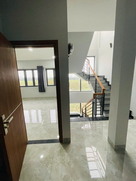 Phòng Thoáng Mát Như Hình, Đang Trống, Vào Ở Ngay