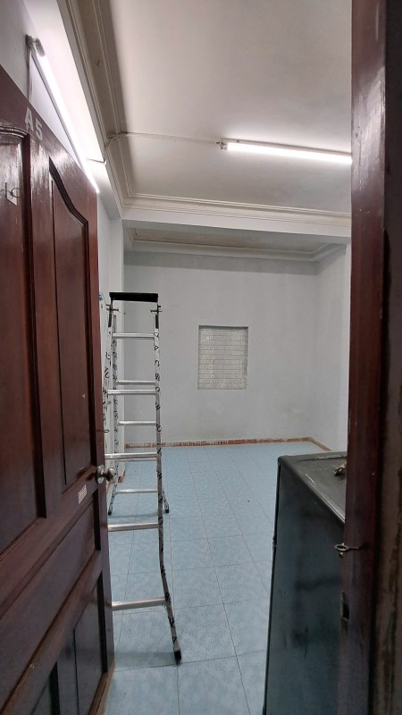 Cho thuê phòng máy lạnh, tủ lạnh, miễn phí giữ xe, máy giặt