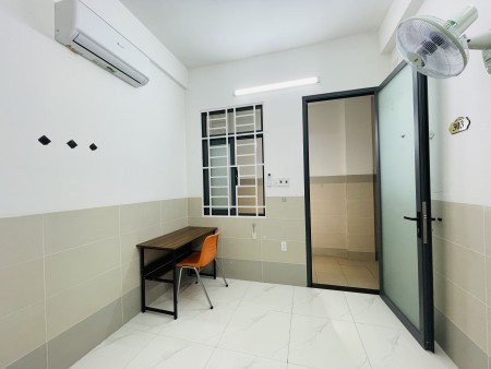 Phòng ban công Duplex gác rộng thoáng full nội thất