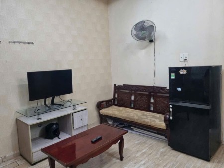 Chung cư Bàu cát, P10,Tân BÌnh căn 70m2, 2p ngủ giá 9tr/th