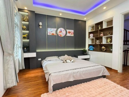 Cho hộ gia đình thuê hoặc làm văn phòng công ty