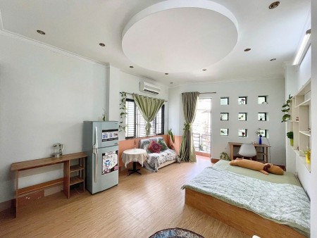 Cho thuê căn hộ giá 7tr3, có ban công cửa sổ và sân chơi lớn, rộng 35m2