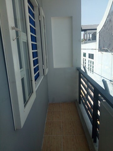 PHÒNG TRỌ CÓ BAN CÔNG TOLLET RIÊNG RỘNG SẠCH.