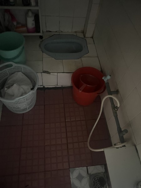 Cần pass phòng đến cuối tháng, 1tr5/tháng và cọc trước 1trđiện 3,5 nước 15k/m3