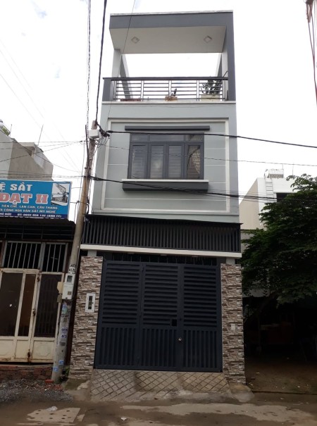 Nhà nguyên căn 3 tầng, đường Ngô Chí Quốc, gần chợ đầu mối nông sản Thủ Đức