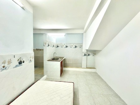 PHÒNG TRỆT 2TR8 – CÓ MÁY LẠNH – RỘNG THOÁNG Q7