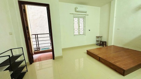 Phòng 28m² gần Hồ Tây – Trống Sẵn, Chuyển Vào Ngay!