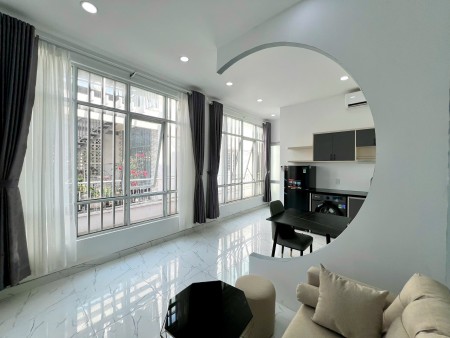 Căn hộ studio ban công máy giặt riêng rộng 40m2 gần ngã tư bảy hiên bệnh thống nhất quận tân bình