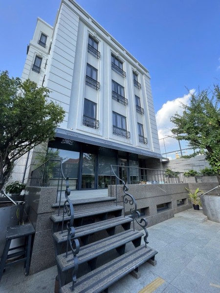 Cho Thuê Căn Hộ 1 Phòng Ngủ – Full Nội Thất, Ban Công, Thang Máy | Trung Tâm Tân Bình