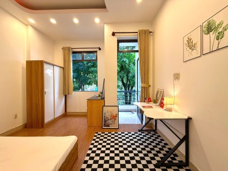 Thuê Ngay Phòng Ban công rộng 35m2 Bình Thạnh kế bên Văn Lang