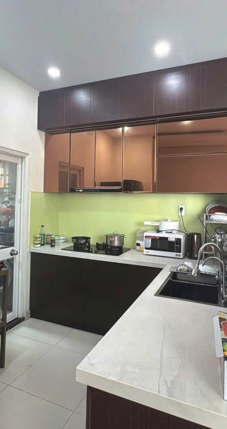 Căn hộ Nam Kỳ Khởi Nghĩa, Q3: 90m2, 2p ngủ rộng, Nội thất, 10tr7/th.