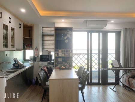 Cho thuê Căn Apartment tại Ngõ 193 Phố Trích Sài, Tây Hồ. View toàn hồ cực Chill. Chỉ 11tr