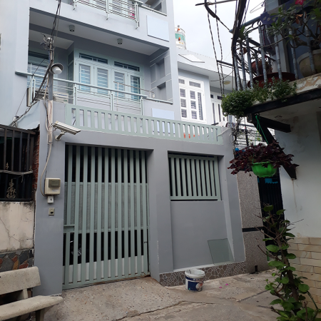 Cho thuê nhà nguyên căn 64m2, 3 tầng 4 phòng ngủ, đường Đỗ Thúc Tịnh, Gò Vấp.