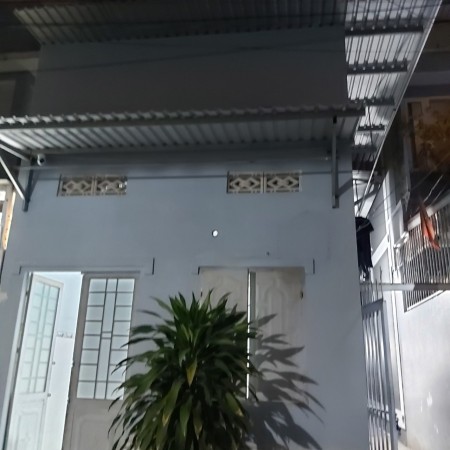 Phòng trọ nằm trong KDC yên tĩnh, an ninh. Cách ngã tư Bình Phước 1km