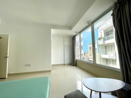 Căn hộ studio ban công full nội thất máy giặt riêng gần vòng xoang lăng cha cả cv hoàng văn thụ