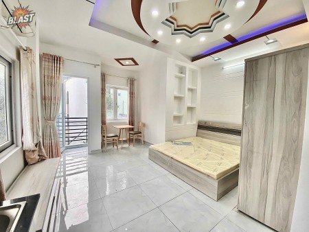 Phòng trọ ban công, cửa sổ lớn - gần chợ Bà Chiễu - giáp Q1, Phú Nhuận