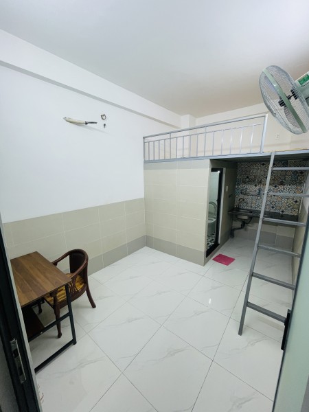 Phòng trống sạch đẹp 100% - full tiện ích - nhà thang máy an ninh pccc an toàn