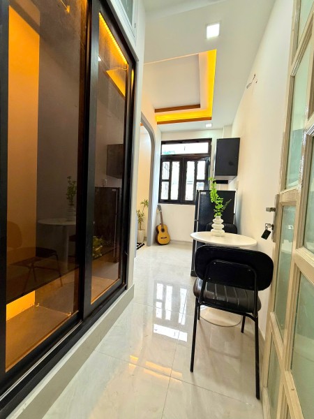 Studio cửa sổ lớn full nội thất gần cách mạng tháng 8 Ngã tư bảy hiên quận tân bình
