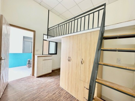 Duolex Ở 4NG - 4xe Gác Cao Đứng Được Đặc Biệt Khu này Hẻm Rộng Xe Hơi Vô Được